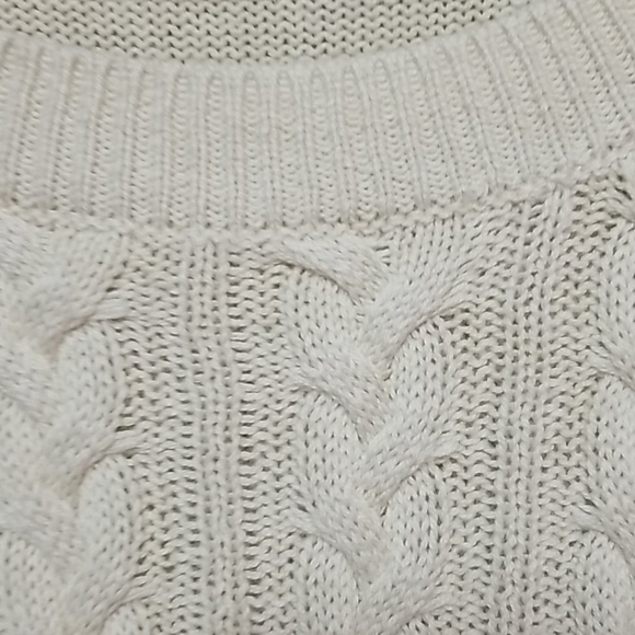 H&M Sweater - Picture 4 of 5